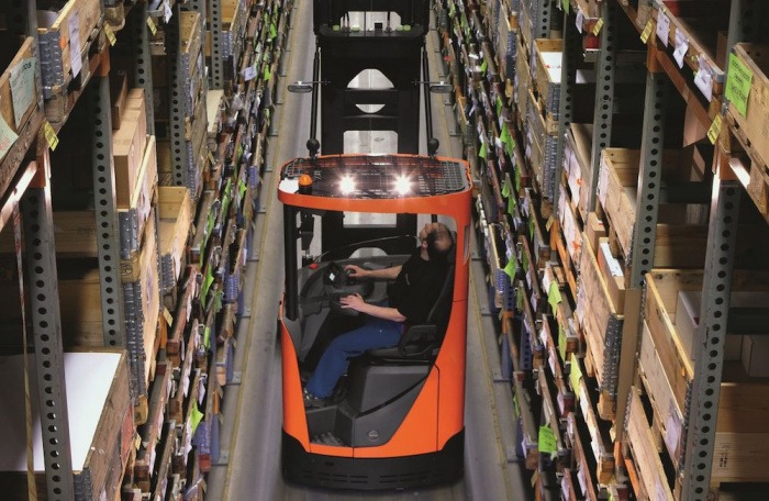 Узкопроходный штабелер без подъема кабины